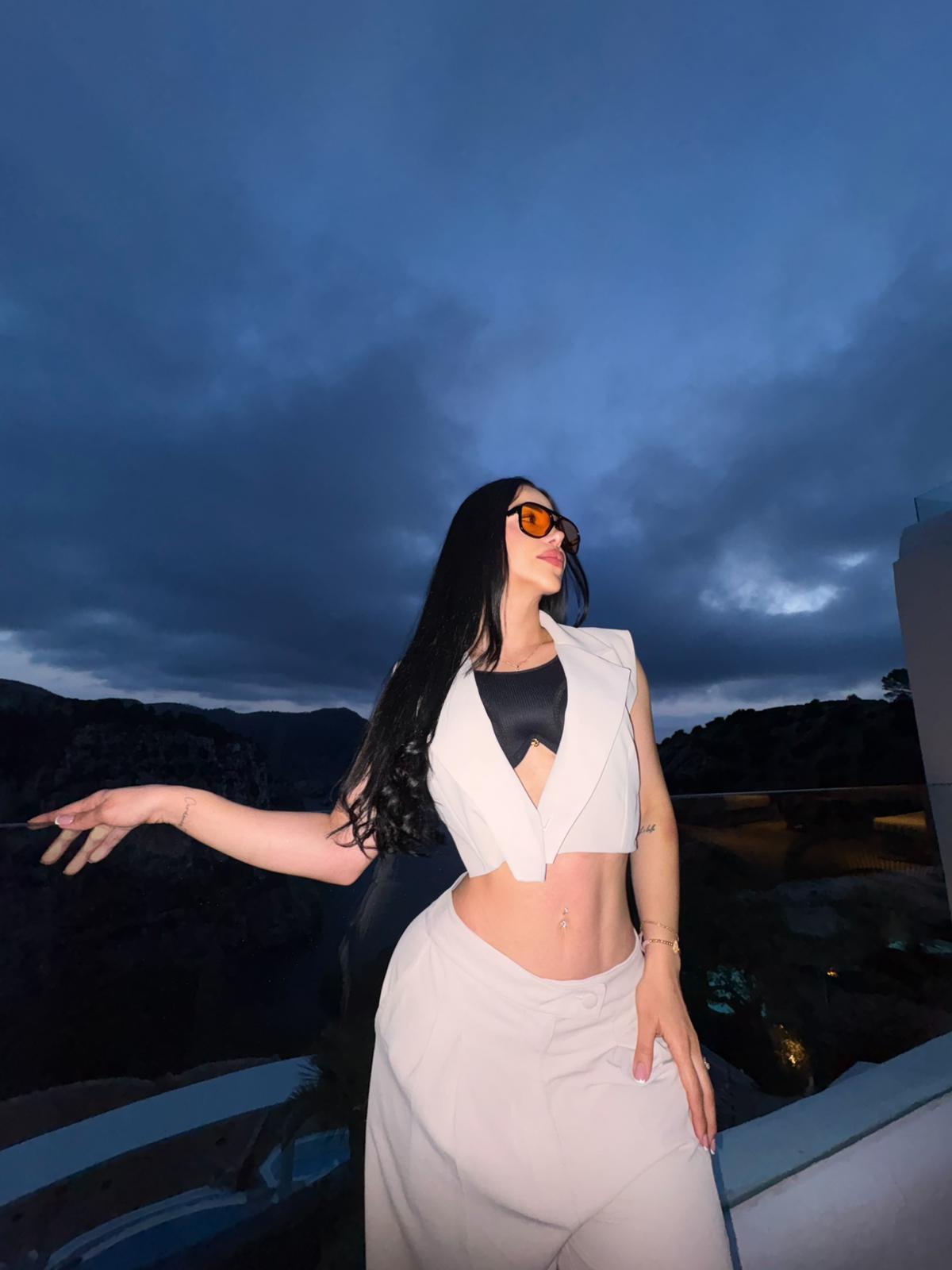 Escort - ESTEFA - Ibiza Tops
